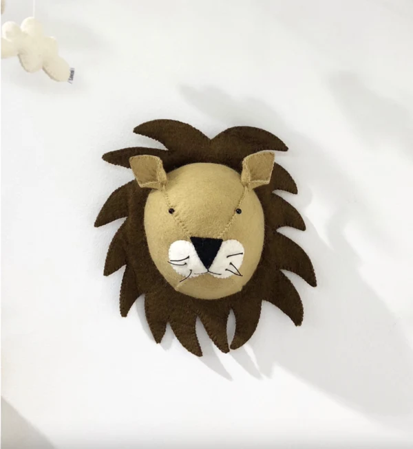 Trofæ, Løve, Beige