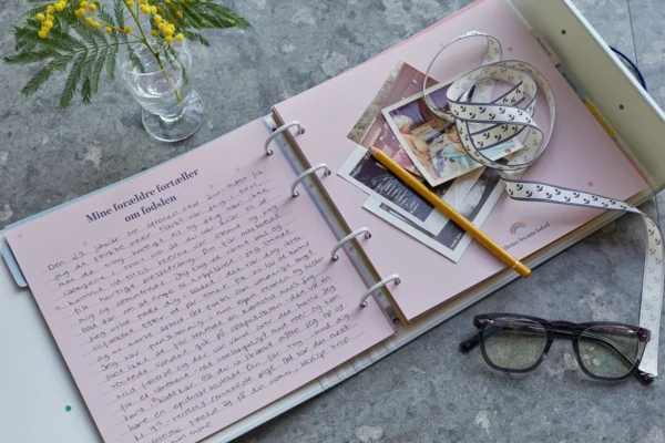 Barnets bog - mine første år - rosa album